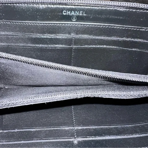 CHANEL Black Boy Leather Wallet - Picture 3 of 10